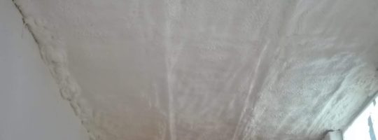 Izolace stropu polotvrdou pěnovou izolací