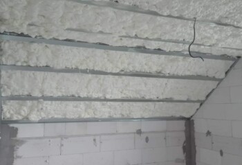 Izolace střechy, sádrokartonový záklop