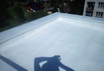 Střecha na bytovém domě, zateplení a hydorizolace Zateplení střechy bytového domu