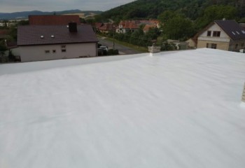 Střecha se silikonovým povrchem GacoProEco Kvalitní střecha na rodinném domě