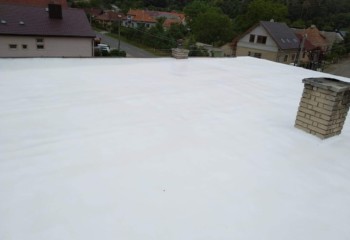 Střecha se silikonovým povrchem GacoProEco Kvalitní střecha na rodinném domě