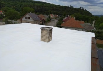 Střecha se silikonovým povrchem GacoProEco Kvalitní střecha na rodinném domě