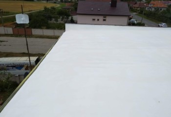 Střecha se silikonovým povrchem GacoProEco Kvalitní střecha na rodinném domě